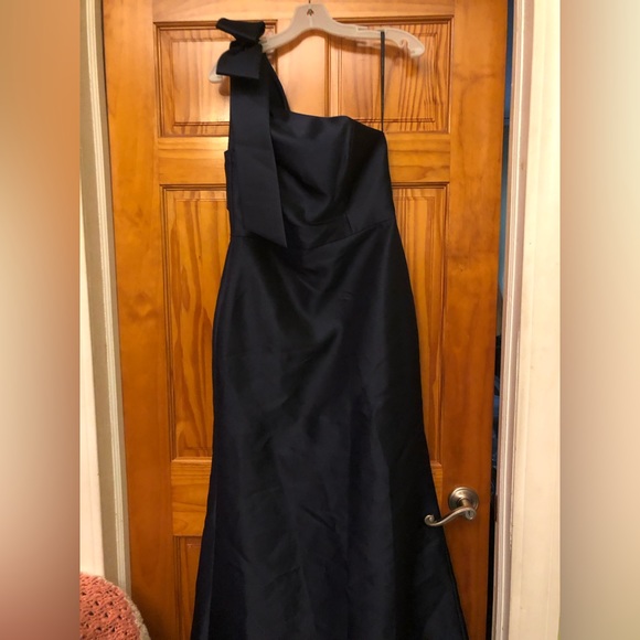 ALFRED SUNG
Bow One-Shoulder Satin Trumpet Gown - Picture 12 of 14